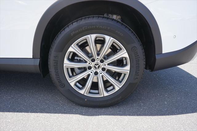 new 2025 Mercedes-Benz GLC 300 car, priced at $55,405