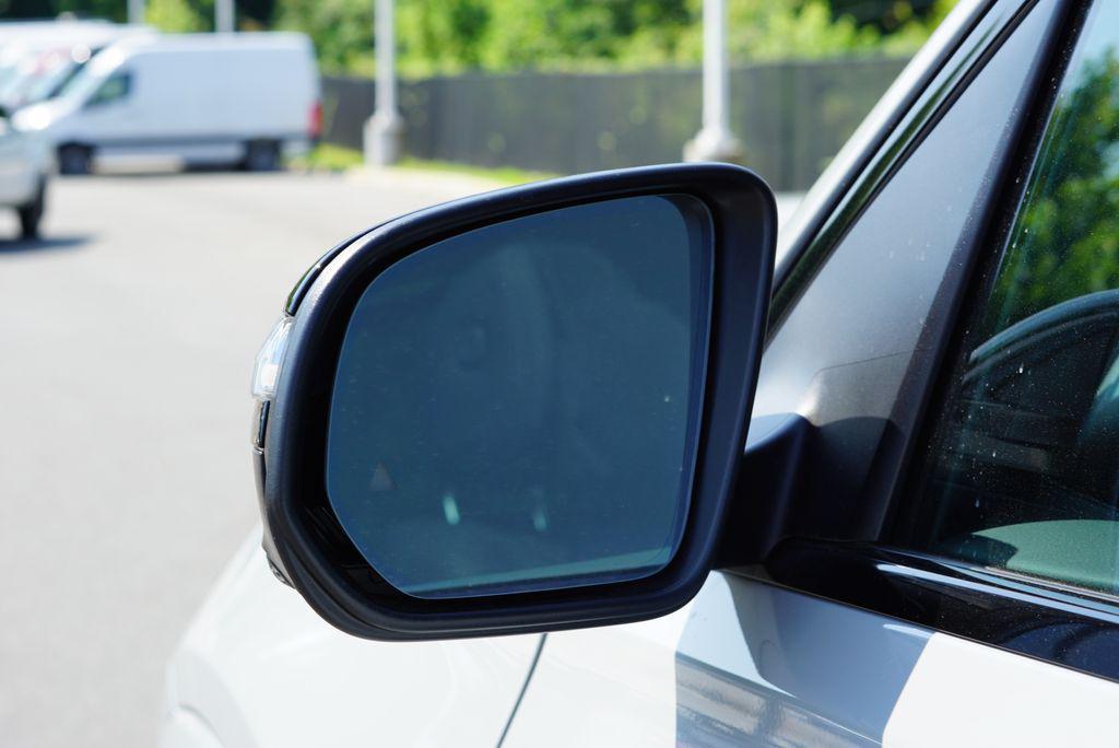 new 2025 Mercedes-Benz GLS 580 car, priced at $124,260