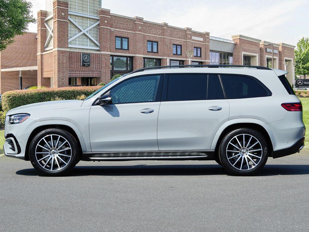 new 2025 Mercedes-Benz GLS 580 car, priced at $124,260