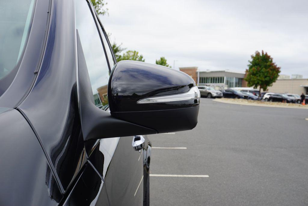 new 2026 Mercedes-Benz GLE 450 car, priced at $85,330