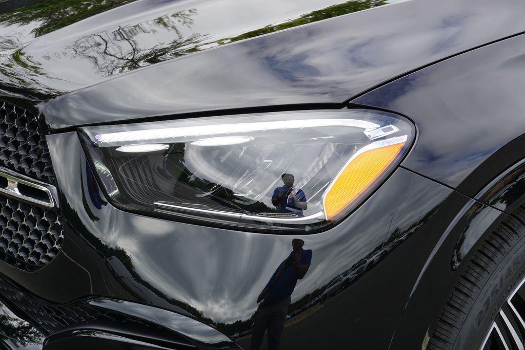 new 2026 Mercedes-Benz GLE 450 car, priced at $85,330