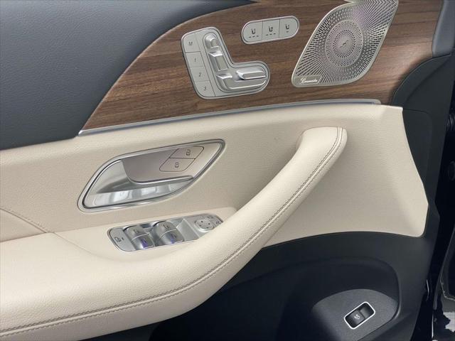 new 2025 Mercedes-Benz GLS 450 car, priced at $96,585