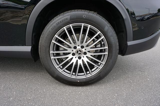 new 2025 Mercedes-Benz GLC 300 car, priced at $58,895