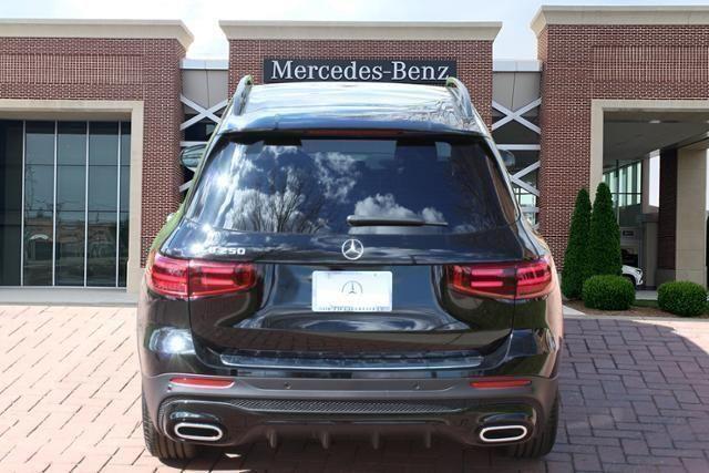 new 2024 Mercedes-Benz GLB 250 car, priced at $49,100