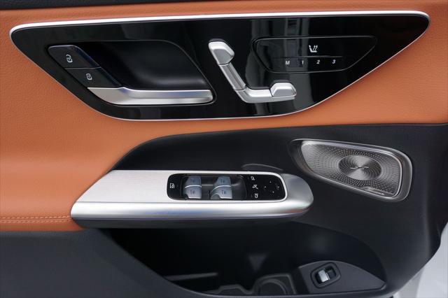 new 2025 Mercedes-Benz GLC 300 car, priced at $56,550