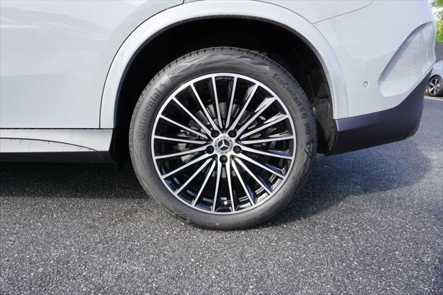 new 2025 Mercedes-Benz GLC 300 car, priced at $74,495