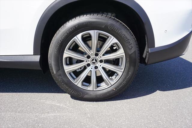 new 2025 Mercedes-Benz GLC 300 car, priced at $60,750