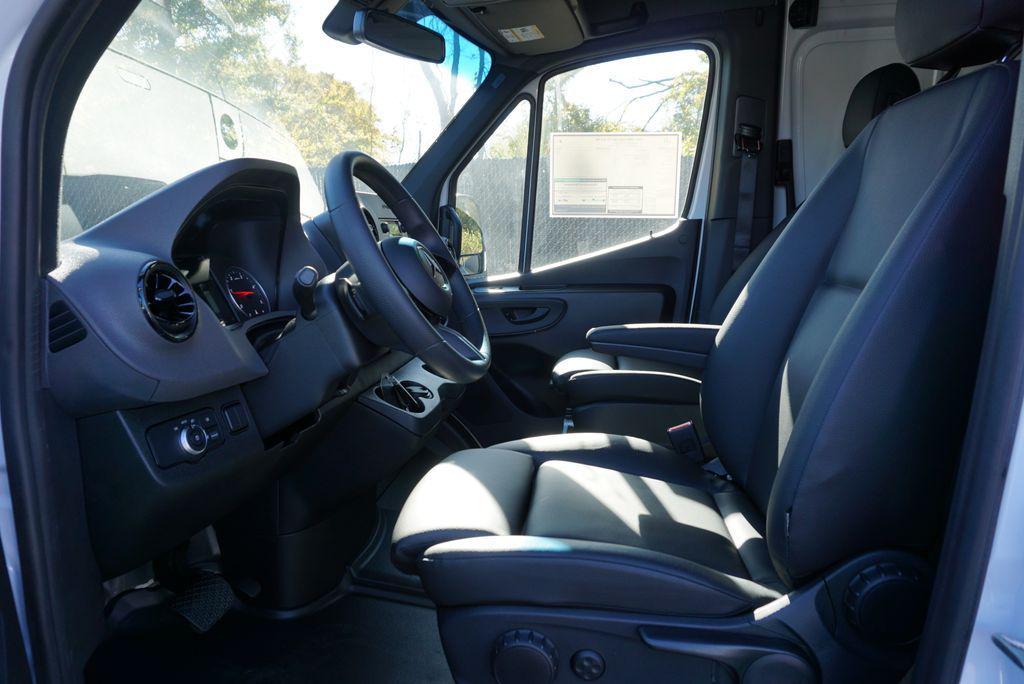 new 2025 Mercedes-Benz Sprinter 2500 car, priced at $65,708