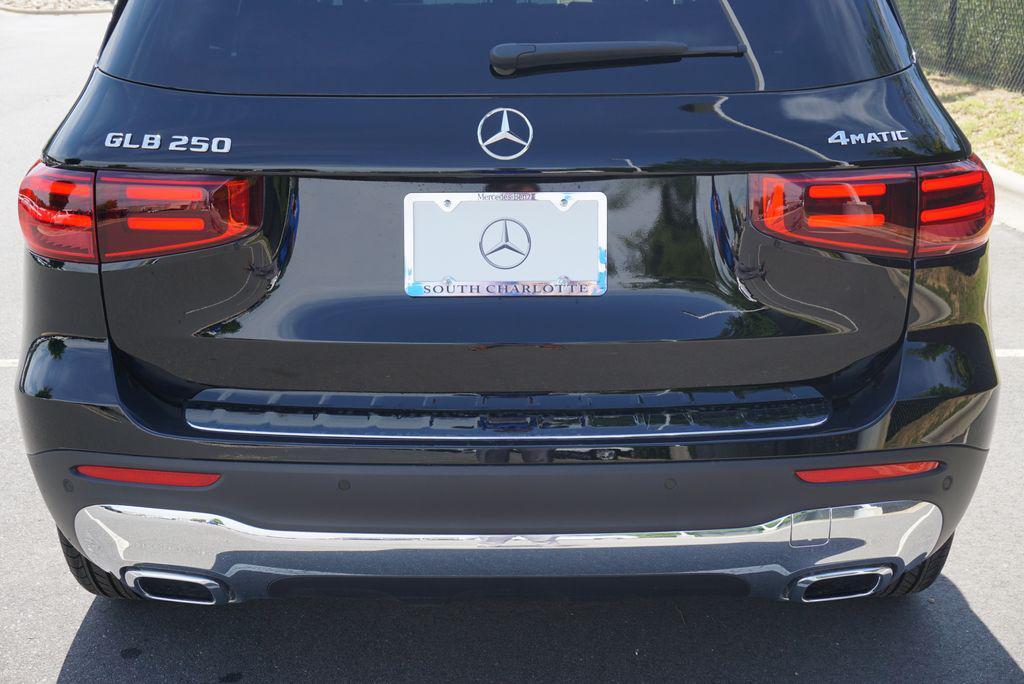 new 2025 Mercedes-Benz GLB 250 car, priced at $52,030