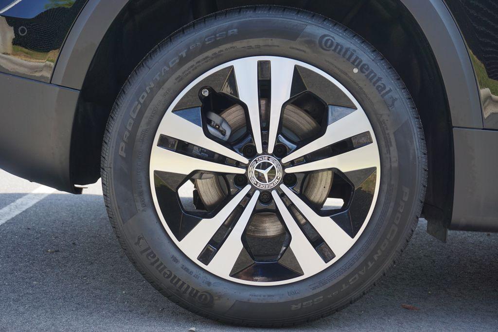 new 2025 Mercedes-Benz GLB 250 car, priced at $52,030