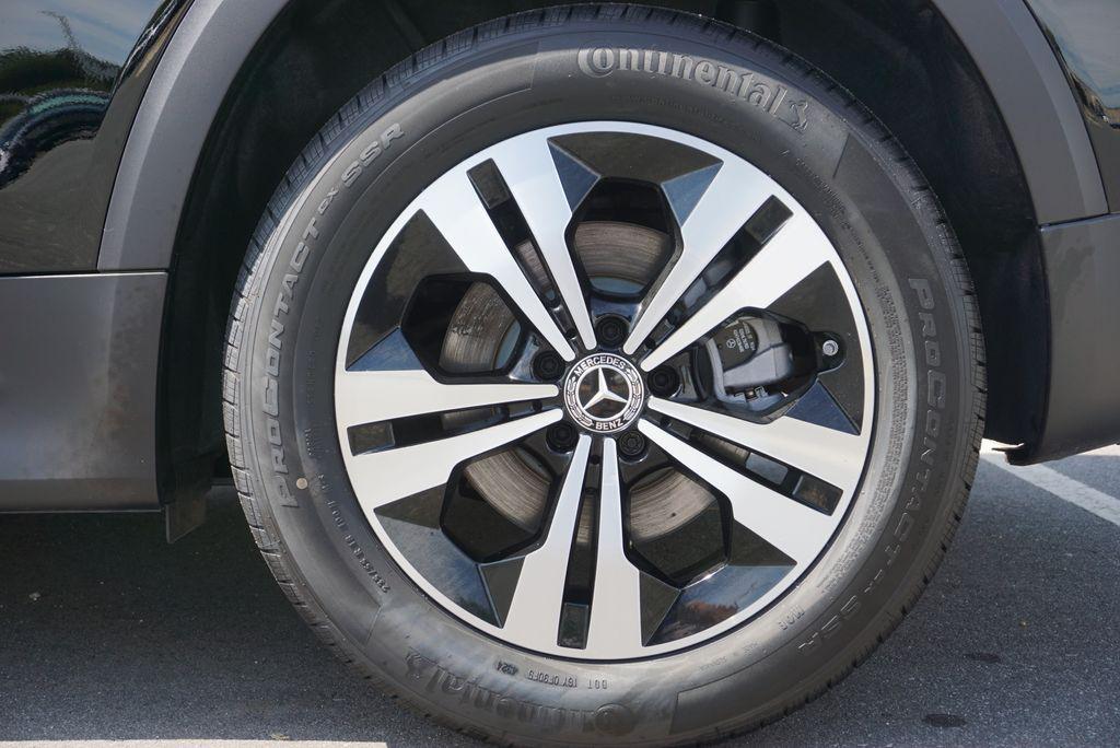 new 2025 Mercedes-Benz GLB 250 car, priced at $52,030