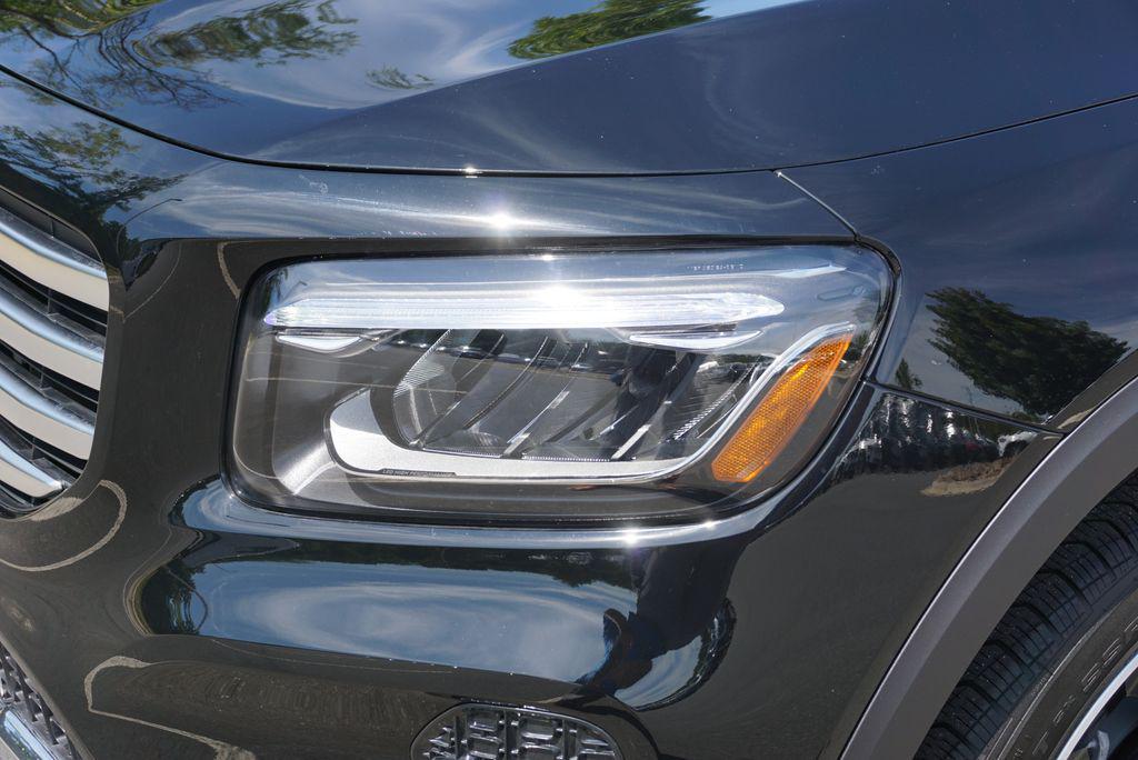 new 2025 Mercedes-Benz GLB 250 car, priced at $52,030