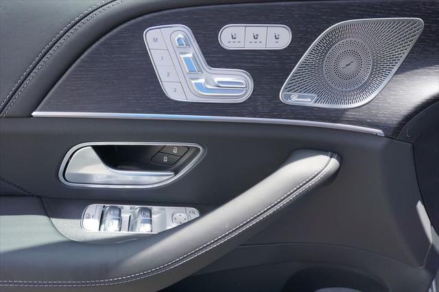 new 2025 Mercedes-Benz GLS 580 car, priced at $129,890
