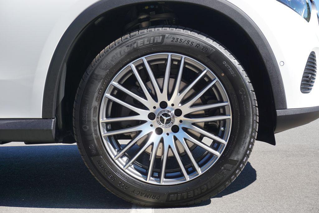 new 2026 Mercedes-Benz GLC 300 car, priced at $62,985