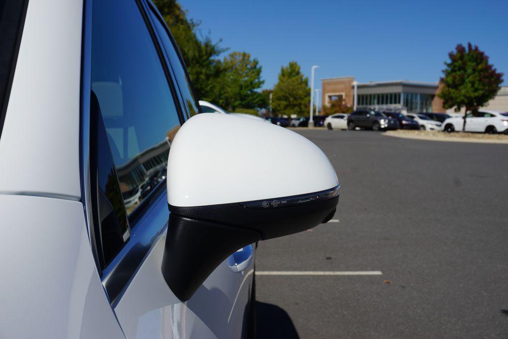 new 2026 Mercedes-Benz GLC 300 car, priced at $62,985