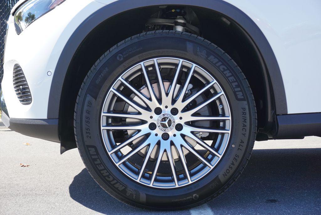 new 2026 Mercedes-Benz GLC 300 car, priced at $62,985