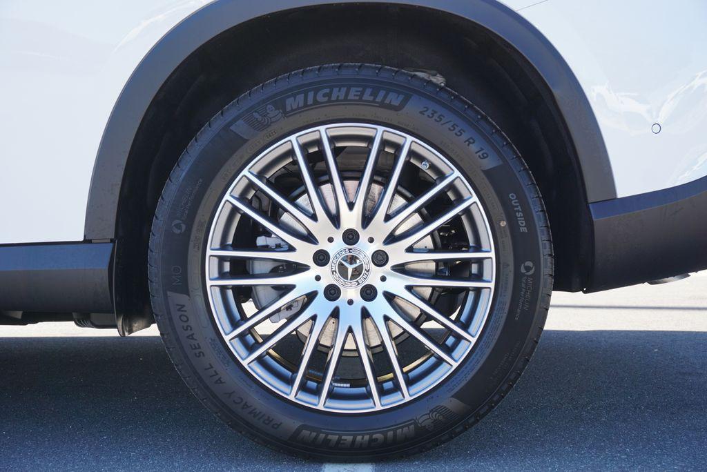 new 2026 Mercedes-Benz GLC 300 car, priced at $62,985