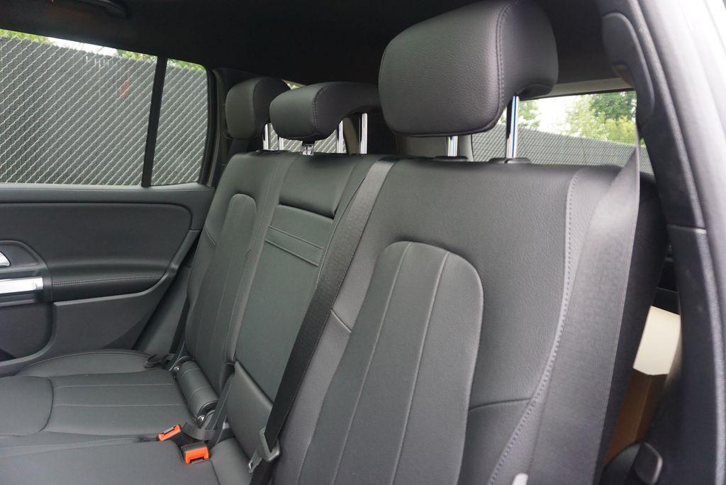 new 2025 Mercedes-Benz GLB 250 car, priced at $52,780