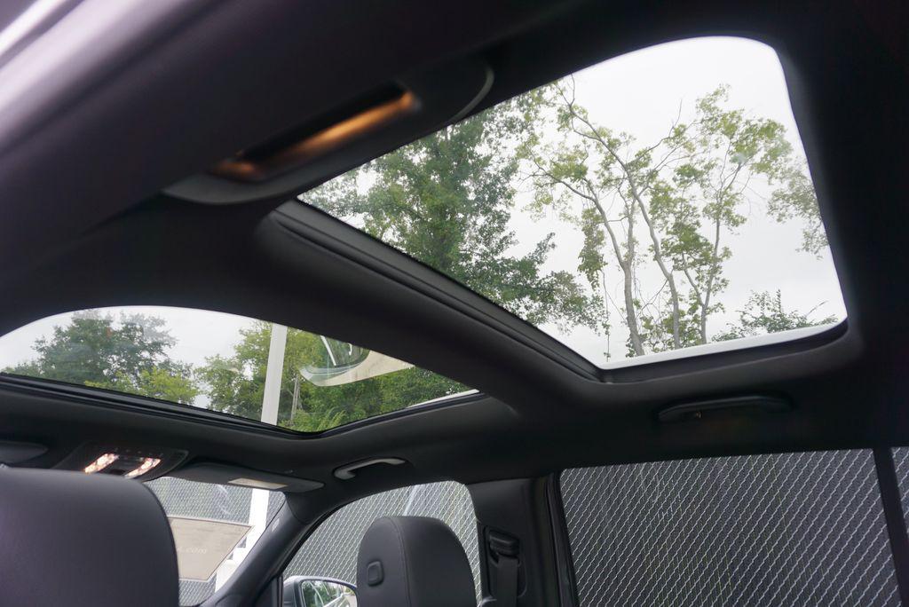 new 2025 Mercedes-Benz GLB 250 car, priced at $52,780