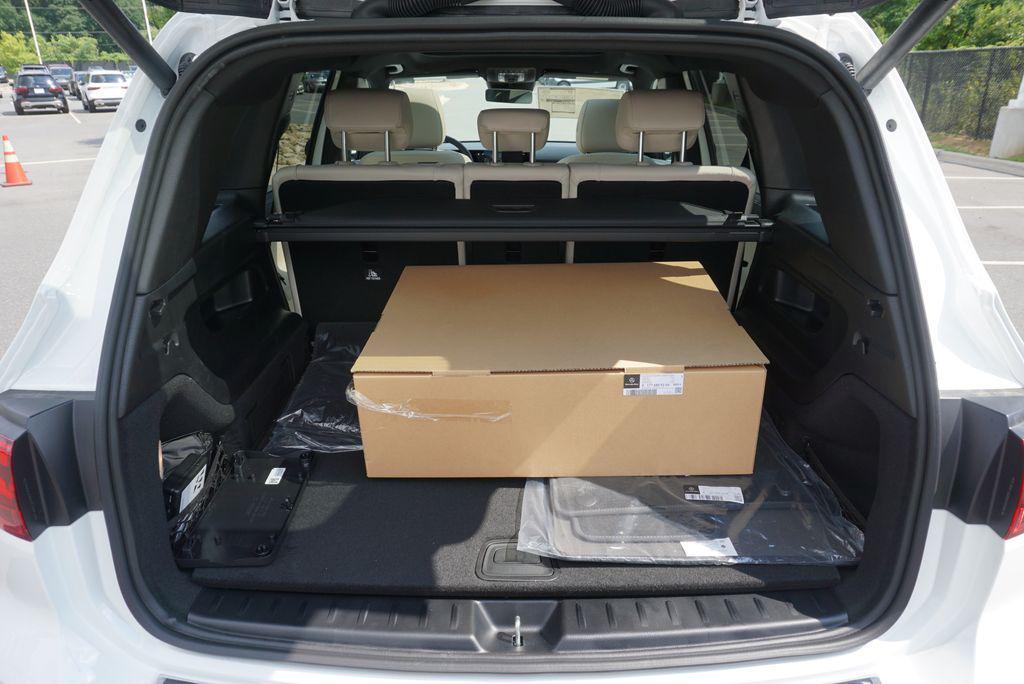 new 2025 Mercedes-Benz GLB 250 car, priced at $52,030