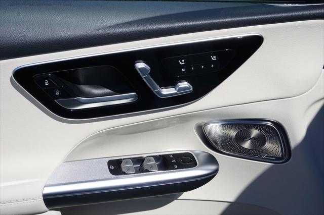 new 2025 Mercedes-Benz GLC 300 car, priced at $62,195