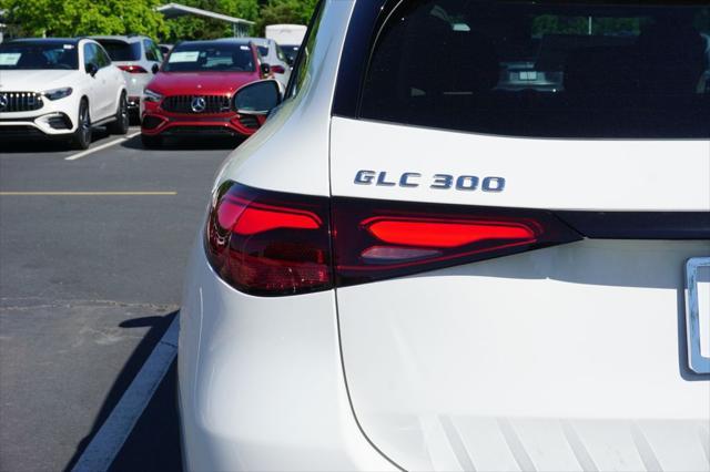 new 2025 Mercedes-Benz GLC 300 car, priced at $62,195