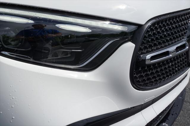 new 2025 Mercedes-Benz GLC 300 car, priced at $62,300