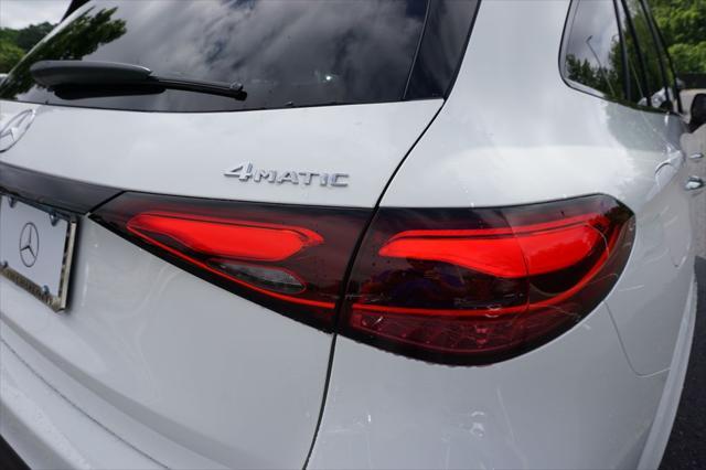 new 2025 Mercedes-Benz GLC 300 car, priced at $62,300