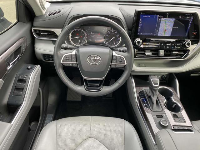 used 2022 Toyota Highlander car, priced at $42,991