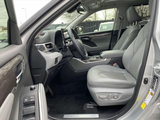 used 2022 Toyota Highlander car, priced at $42,991