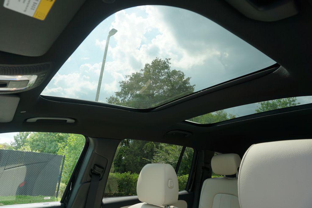 new 2025 Mercedes-Benz GLB 250 car, priced at $52,030