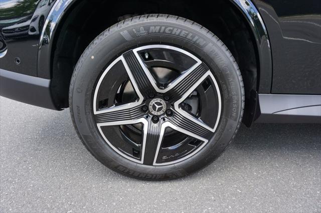 new 2025 Mercedes-Benz GLC 300 car, priced at $57,710