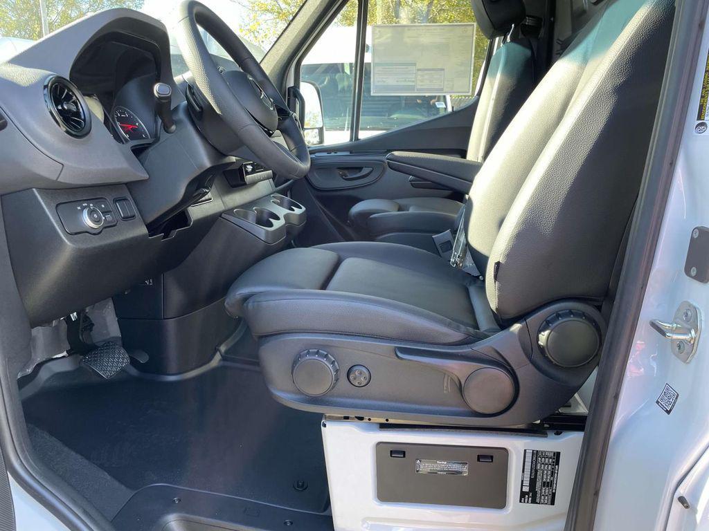 new 2025 Mercedes-Benz Sprinter 3500 car, priced at $69,606