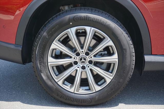 new 2025 Mercedes-Benz GLC 300 car, priced at $60,045