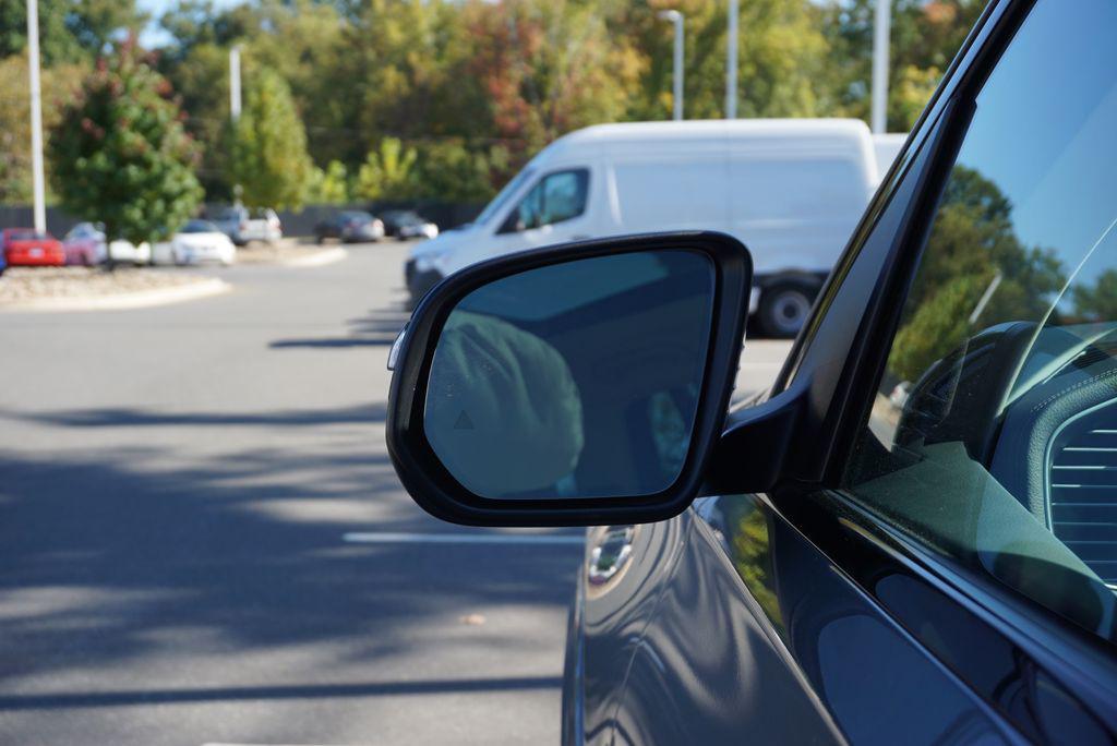 new 2026 Mercedes-Benz GLS 450 car, priced at $101,585