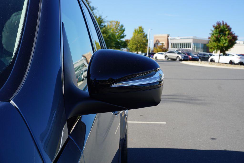 new 2026 Mercedes-Benz GLS 450 car, priced at $101,585