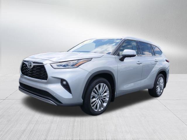 used 2024 Toyota Highlander car, priced at $50,990