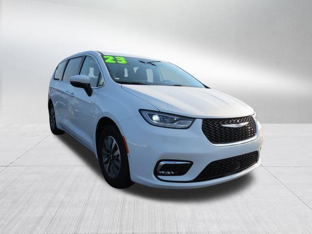 used 2023 Chrysler Pacifica Hybrid car, priced at $33,822