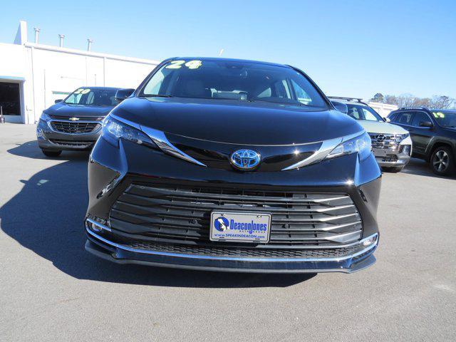 used 2024 Toyota Sienna car
