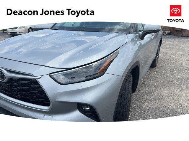 used 2023 Toyota Highlander car, priced at $40,409