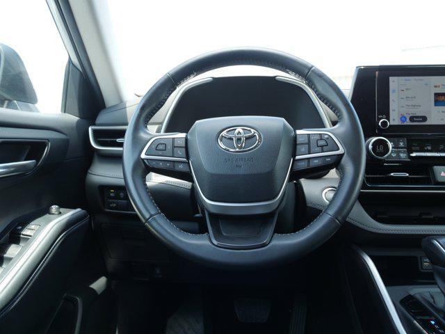 used 2023 Toyota Highlander car, priced at $41,254