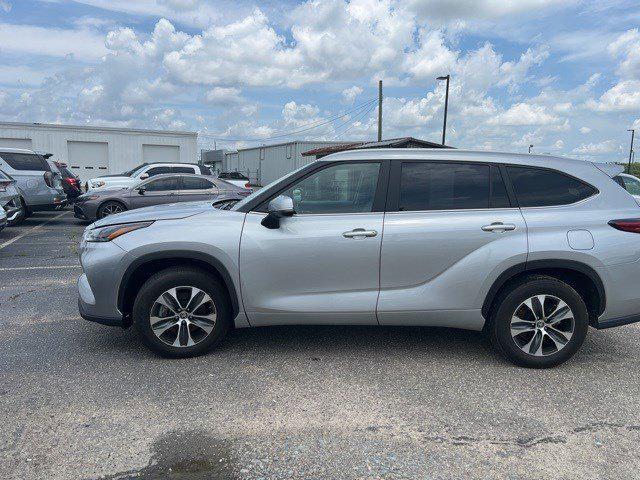 used 2023 Toyota Highlander car, priced at $40,409