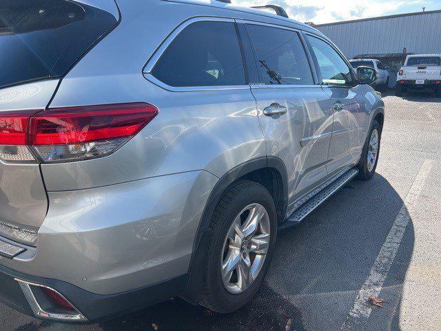 used 2018 Toyota Highlander car, priced at $29,994