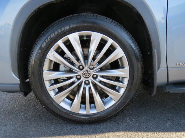 used 2022 Toyota Highlander Hybrid car, priced at $47,995