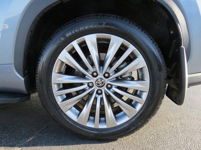 used 2022 Toyota Highlander Hybrid car, priced at $47,995