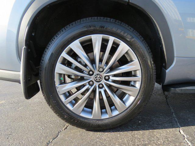 used 2022 Toyota Highlander Hybrid car, priced at $47,995