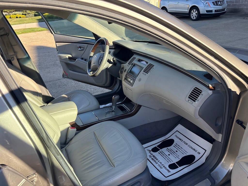 used 2010 Hyundai Azera car, priced at $6,900