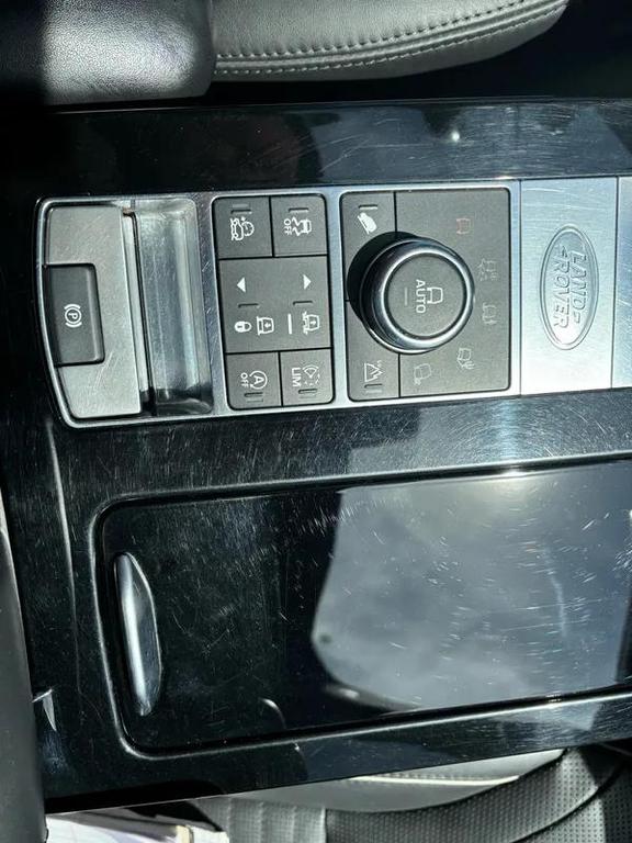 used 2018 Land Rover Discovery car, priced at $13,999