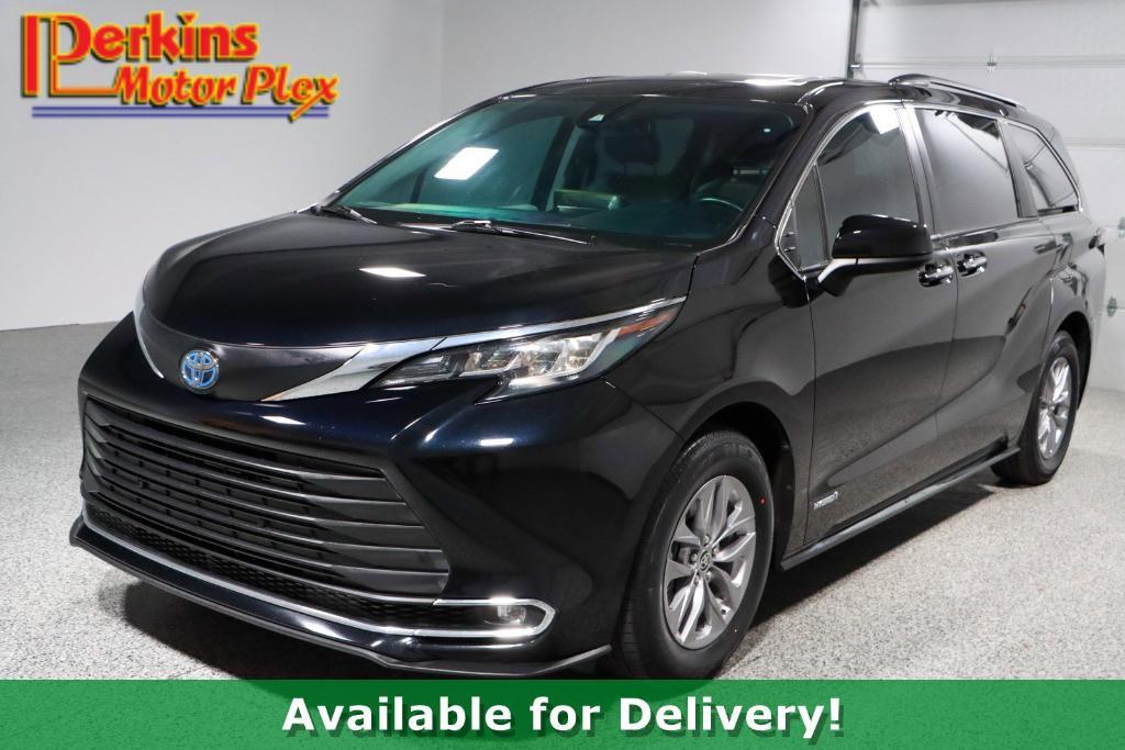 used 2021 Toyota Sienna car, priced at $35,895