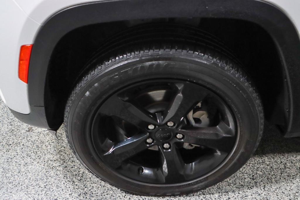 used 2023 Jeep Grand Cherokee car, priced at $32,995